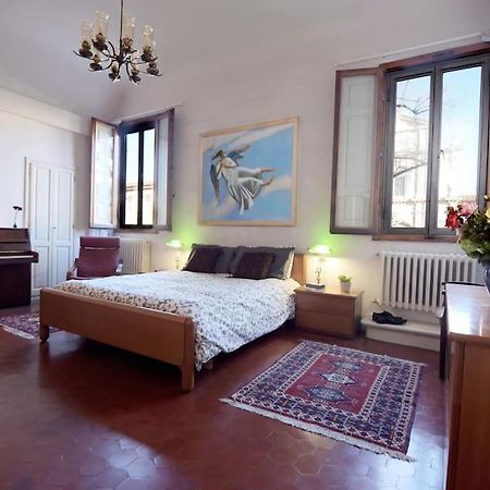 Cozy Apartment With Private Garden - City Center - Флоренція Екстер'єр фото