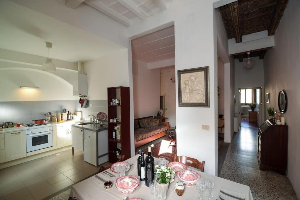Cozy Apartment With Private Garden - City Center - Флоренція Екстер'єр фото