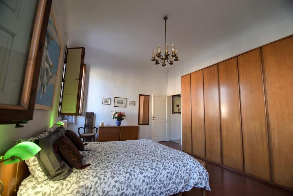 Cozy Apartment With Private Garden - City Center - Флоренція Екстер'єр фото